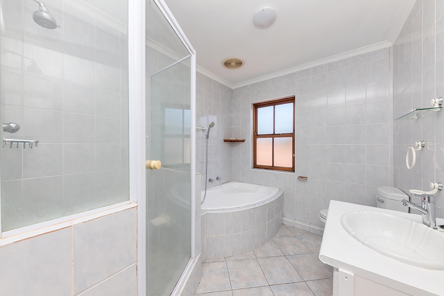 2 Bedroom Property for Sale in Claremont Western Cape